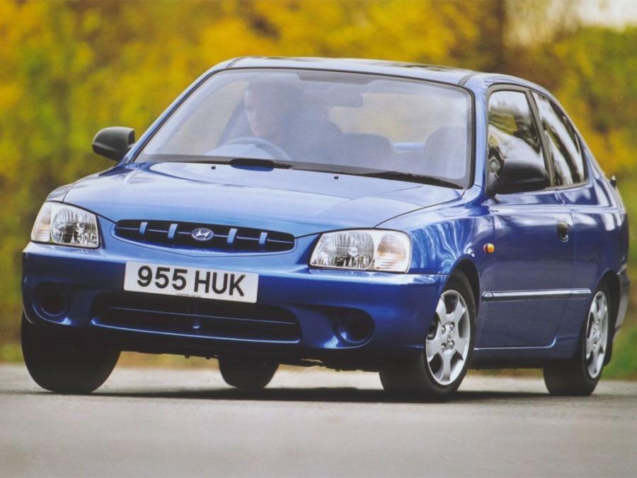 Hyundai Accent 3-Door (UK) '2000